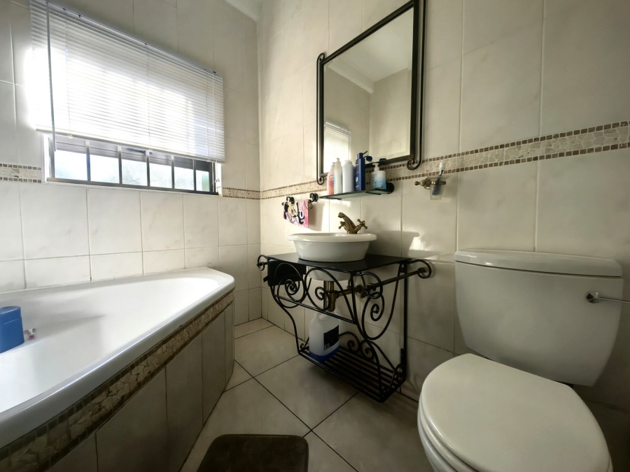 3 Bedroom Property for Sale in Safari Gardens North West